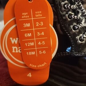 BABY GIRLS BLACK ZIP COMBAT BOOTS. SIZE 4